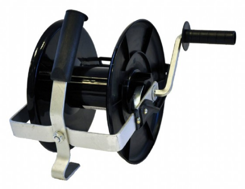 PUL069675 Pulsara Haspel basic 1:1 Stevige schrikdraadhaspel van Pulsara.
 
Met metalen handvat en ophangbeugel.
Opwindsnelheid van 1:1. 
Geschikt voor 500 meter schrikdraad. Haspel basic