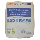 40347 Supercalco 70% NW - gebluste kalk (25 kg) Supercalco 70 NW
Supercalco
Gebluste kalk
Poedervorm
Indicatieve samenstelling

Element

Gehalte

Ca(OH)	95%
H2O	0,30%
CO2	5%
MgO	0,40%
SiO2	0,35%
Al2O3	0,04%
Fe2O3	0,05%
Mn3O4	0,01%
S	0,02%
Equivalent CaO	74,50%


Voor bovenop de witloofwortels te strooien wordt dit veel gebruikt.

Kalken van boomstammen.
 Supercalco