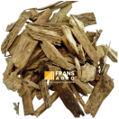 FINSEPISTEAF Finse piste bedding 5/20 afgehaald (LOS) Met deze houtsnippers kan er op een 100% natuurlijke manier een heel zacht en super absorberende bedding gemaakt worden voor alle looppistes.
De grootste stukken die erin zitten zijn kleiner dan een suiker klontje waardoor er nooit sprake kan zijn van oneffenheden door te grote stukken schors.
Het fijner materiaal vult de gaten tussen de andere stukken waardoor het een mooi gelaagd geheel vormt.

Gewicht: +/- 250 kg/m³ Finse Piste